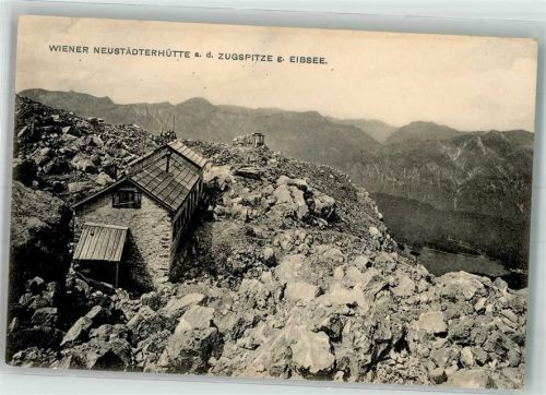 Wiener Neustädter Hütte Berghütte an der Zugspitze mit dem Eibsee