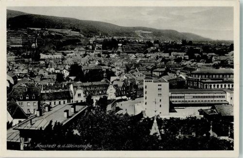 Neustadt 1940 Panorama des Ortes mit der Stiftskirche und dem Saalbau Verlag Emil Hartmann
