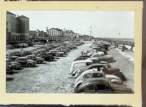 Duhnen Foto montiert auf Karton Parkplatz am Strand VW Käfer Fotograf Otto Schulze