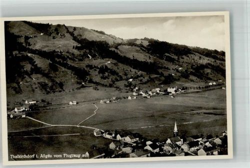 Thalkirchdorf Fliegeraufnahme des Ortes mit Kirche St. Johannes Baptist