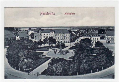 Neustrelitz Neustrelitz mit Marktplatz. Ungelaufen. Gute Erhaltung.