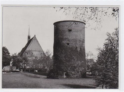 Salzwedel mit Burgturm und Giebel der Mönchskirche ungelaufen Top Erhaltung.