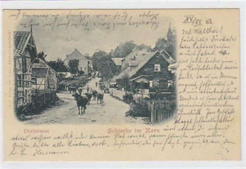Schierke Dorfstrasse von Schierke gelaufen von 1903. Die Karte hat leichte Abdrücke vom Album. Sonst gut erhalten.