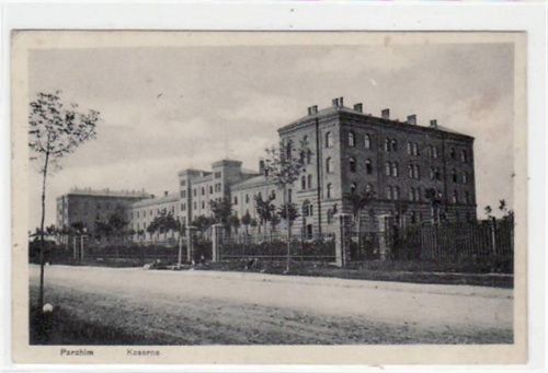 Parchim i. Meckl. mit Kaserne. Feldpost, mit Stempel von 1916 kleiner Knick oben links, leicht fleckig, sonst gut erhalten.