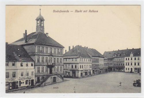Bischofswerda mit Markt, Rathaus, Seifensiederei Ihle, Bäckerei, Modewaren-Lager und weiteren Geschäften ungelaufen Gute Erhaltung.