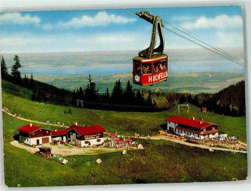 Bergen Bründlingalm am Hochfelln mit Hochfellnseilbahn Blick auf den Chiemsee