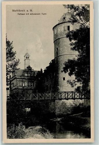 Marktbreit Rathaus mit schwarzem Turm