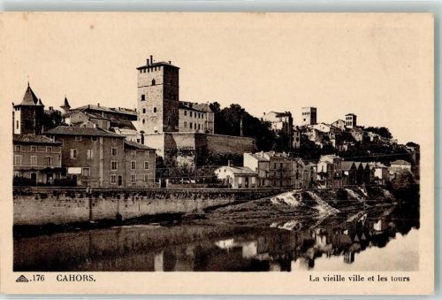 Cahors la vieille dt les tours