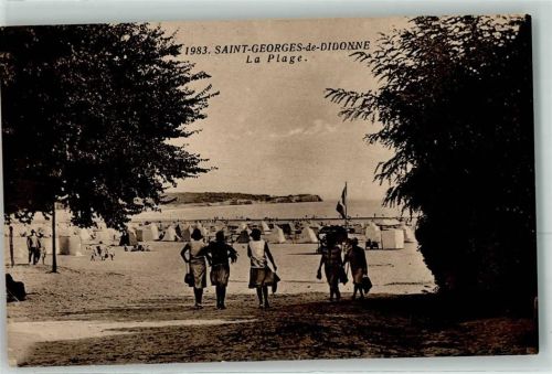 Saint-Georges-de-Didonne La Plage Strand Fahne Zelt Frau