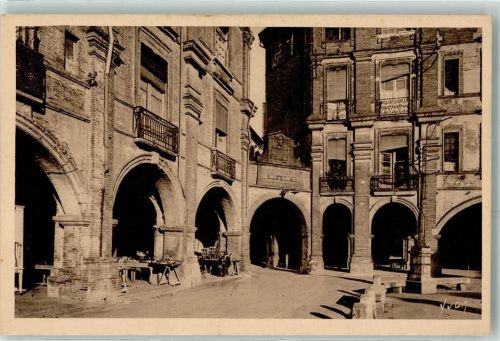 Montauban les Arcades de la Place Nationale