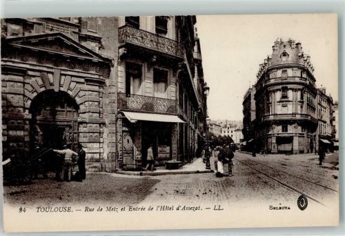 Toulouse Rue de Metz et Entree de l Hotel d Assezat Auto Gleise