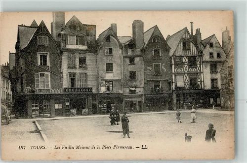 Tours les Vieilles Maisons de la Place Plumereau