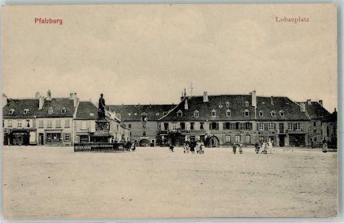 Phalsbourg Lobauplatz Denkmal Geschäfte Kinder Gasthaus zum Franziskaner