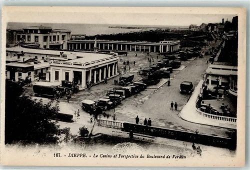 Dieppe le Casino et Perspective du Boulevard de Verdun Oldtimer LKW