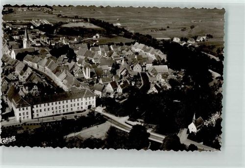 Hüfingen Fliegeraufnahem des Ortes mit Kirche St. Verena und Gallus