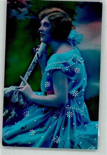 Frau in blauem Kleid Nr.277