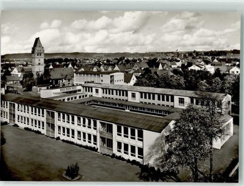 Vöhringen Uli-Wieland-Schule und Kirche Heilige Maria