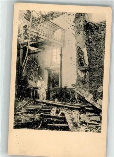 Beaurains 1916 Heiligenstatue in der zerstörten Kirche des Ortes WK I