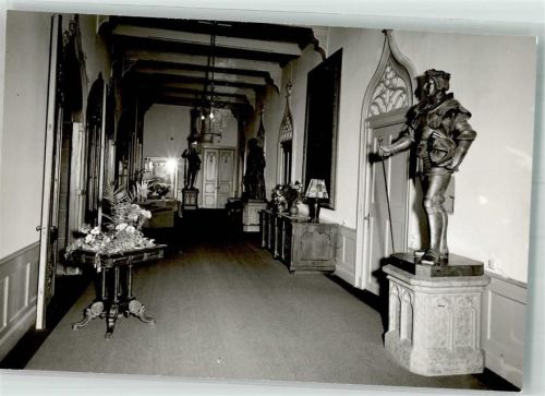 Waldleiningen Gang mit Ritterrüstungen im Sanatorium Schloss Waldleiningen Foto Original aus Archiv eines Ansichtskartenverlags Ort handschriftlich