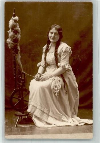 1924 Lucia Devora Spinnrad