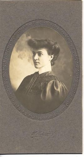 Atelier Rinathe, S. Frauenportrait