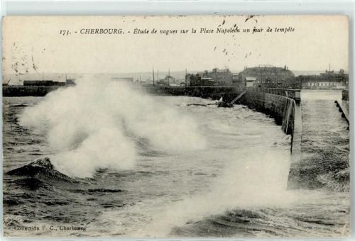 Cherbourg-Octeville Etude de vagues sur la Place Napoleon un pour de tempete