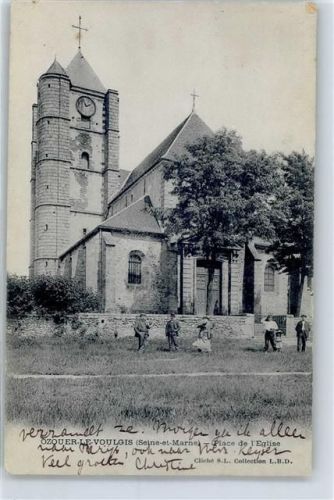 Ozouer-le-Voulgis Place de l Eglise