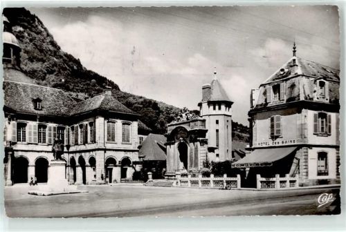 Salins-les-Bains 1952 Place d Armes et Hotel de Ville AKU1