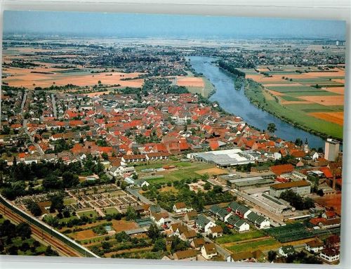 Edingen-Neckarhausen Fliegeraufnahme des Ortes mit Friedhof und Ev. Kirche