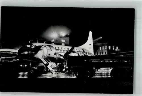 Lufthansa bei Nacht