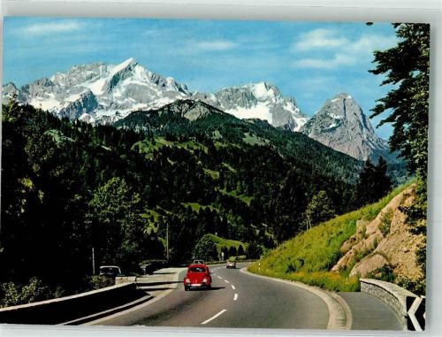Mittenwald VW Käfer auf dem Mittenwalder Gsteig mit Alpspitze Zugspitze und Waxensteine Fotograf Bücheler