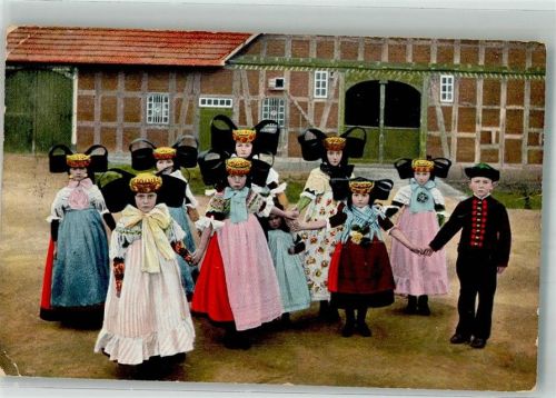 1917 Kindergruppe in Volkstracht Verlag Kuhlmann No. 37