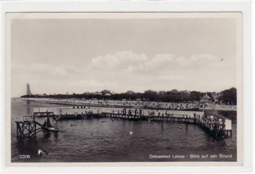 Ostseebad Laboe mit Blick auf den Strand gelaufen, 1933. Leicht bügig, leichter Stempeldurchdruck, sonst gut erhalten