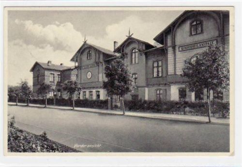 Bad Salzelmen Vorderansicht von der Kaiserin Augusta-Kinderheilanstalt I. gelaufen von 1937. Kleine Beschädigung am Rand oben rechts, leichter Stempeldurchdruck, sonst gut erhalten.