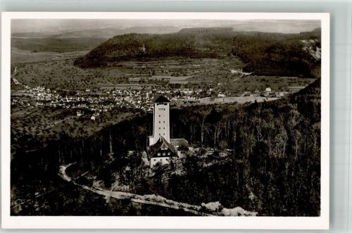 Gönningen Fliegeraufnahme des Roßbergturmes mit Wanderheim oberhalb des Ortes