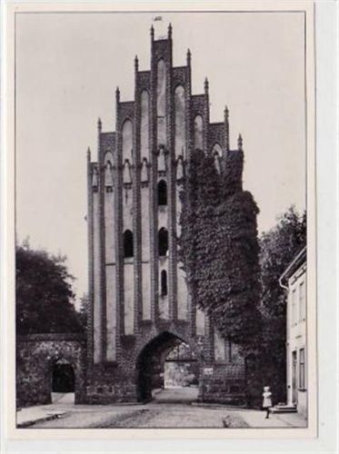 Neubrandenburg Neubrandenburg. Stadtseite des Innentors. Ungelaufen. Top Erhaltung.