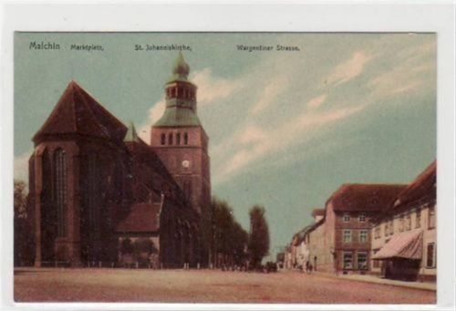 Malchin mit Marktplatz, St. Johanneskirche und Wargentiner Strasse. Postalisch gelaufen mit Poststempel. Die Marke fehlt, sonst gut erhalten.