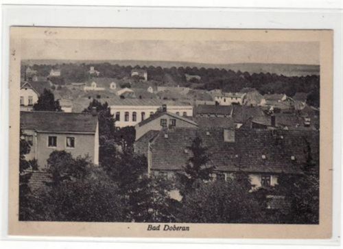Bad Doberan Bad Doberan mit Totalansicht gelaufen 1925. Leichte Stempelspuren oben links. Leichter Stempeldurchdruck, sonst gut erhalten.