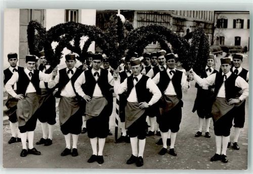 Haag 1956 Schäfflertanz des TSV 1864 ausgeführt