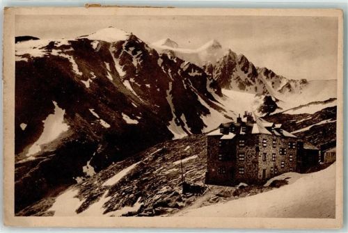 Nürnberger Hütte 2297 m mit den Feuersteinen Schnee Hüttenstempel