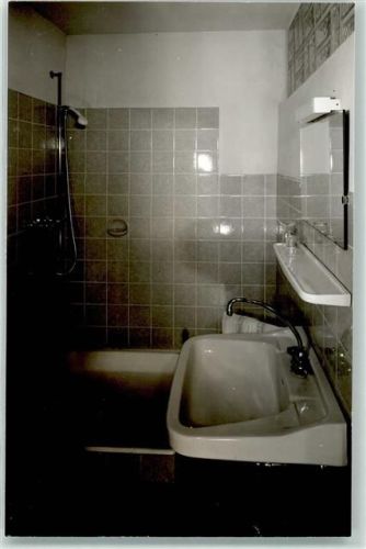 Hachen Foto Original aus Archiv eines Ansichtskartenverlag Pension Haus Richter Badezimmer Ort handschriftlich