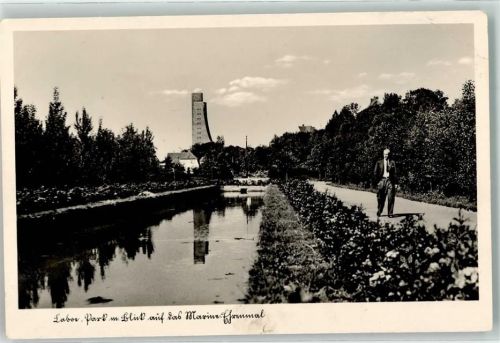 Laboe Park m. Blick a.d. Marine Ehrenmal