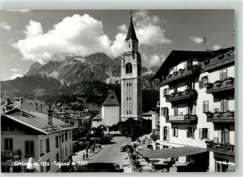 Cortina d'Ampezzo Kirche Hotel