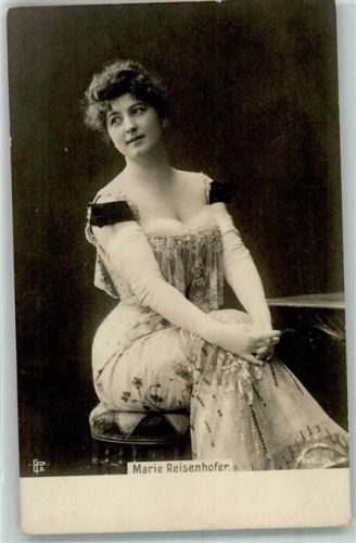 Marie Reisenhofer Mode mit Pailetten