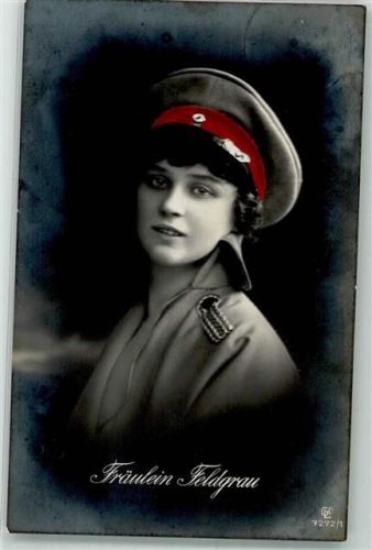1917 Junge Frau in feldgrauer Uniform GL & Co.7272/1