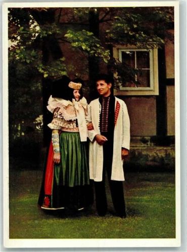Bückeburg Mann und Frau in ortsüblicher Tracht