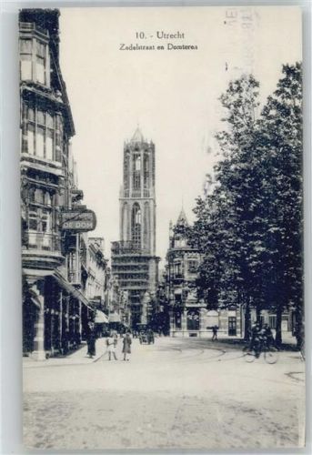 Utrecht Zadelstraat en Domtores