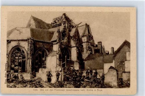 Roye zerschossene Kirche Soldaten