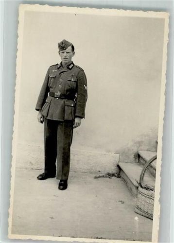 Ein Landser in Uniform