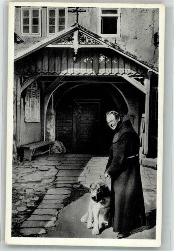 Bischofsheim Kirche Kloster Kreuzberg Mönch mit Hund